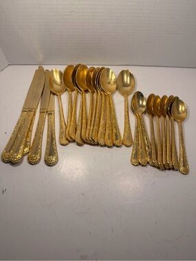 Wm. Rogers & Son Gold Electroplate Flatware Set Victorian Rose Pattern 26 Pieces